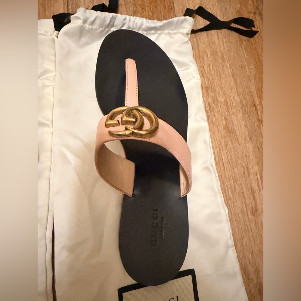 Gucci Pink GG Marmont Thong Leather Sandals - Picture 4 of 8